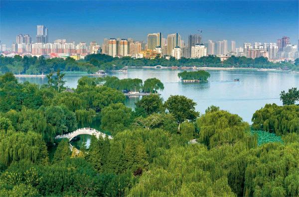 济南有什么值得赏玩的地方 去大明湖赏荷是个不错选择