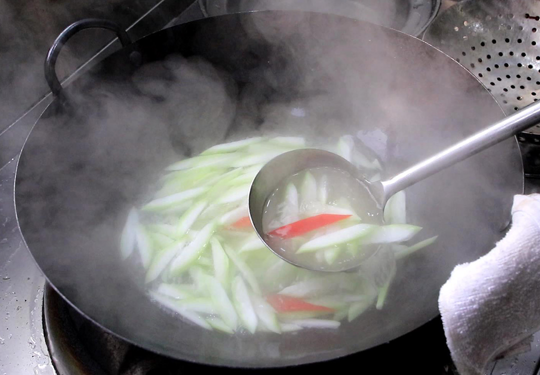 今日初伏，饮食先“忌辣”！建议多吃“1白2绿”，安稳过三伏