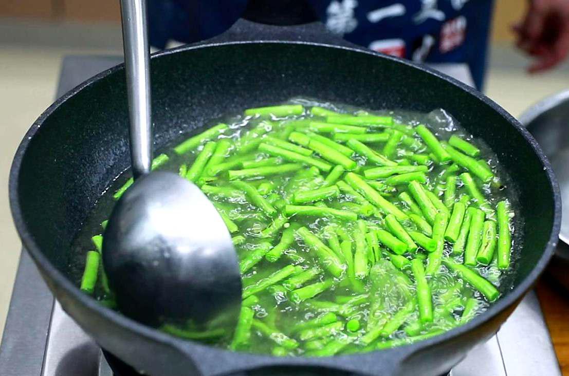 “入伏煮3白，长夏不受苦”，头伏第一天，有条件记得多给家人吃
