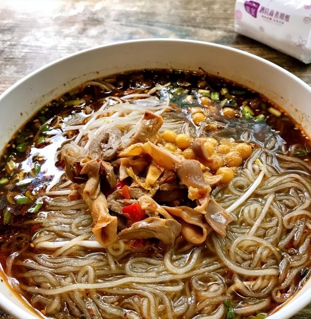成都美食攻略：N刷吃不腻的15家小店！「本地人推荐！非网红！」