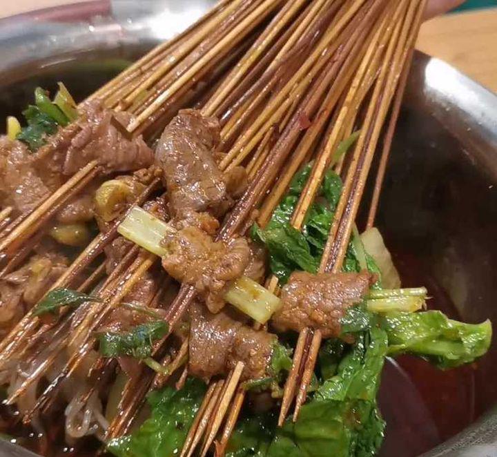 成都美食攻略：N刷吃不腻的15家小店！「本地人推荐！非网红！」