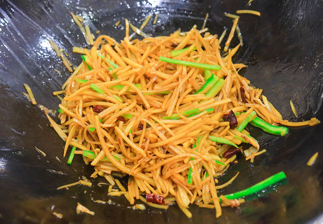 夏天出汗多，茄子豆角靠边站，这5种要多吃，含钾极高，别不懂吃